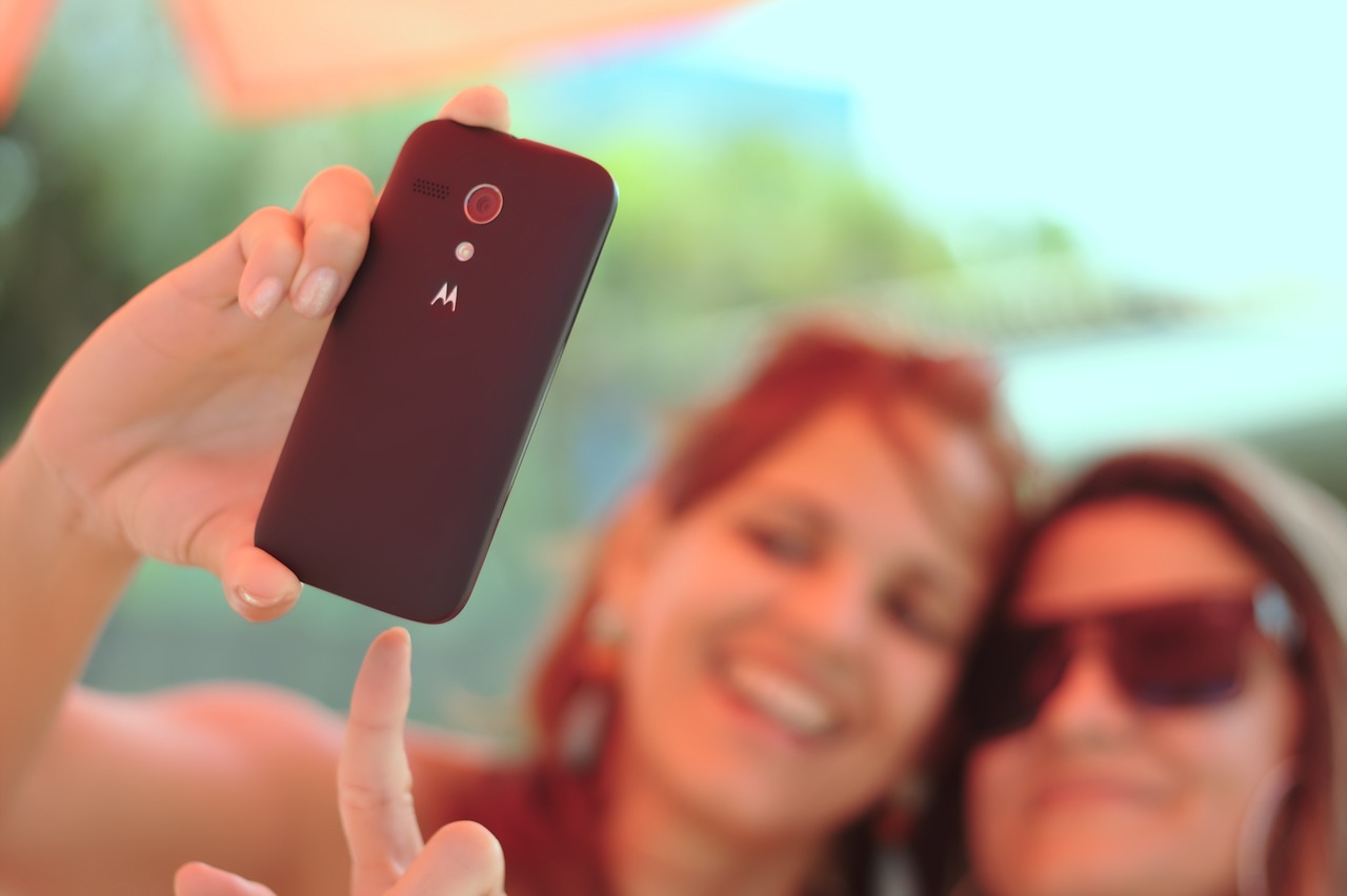 How to Use Wallets for Supporting Digital Communities